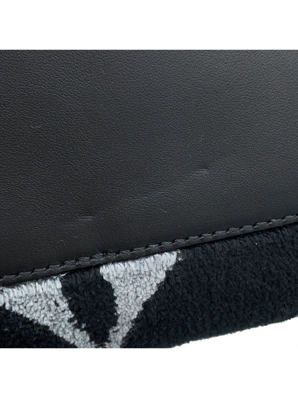 Louis Vuitton Handbag Monogram Eclipse Tufting Keepall Bandouliere 25 Black - Picture 8 of 10